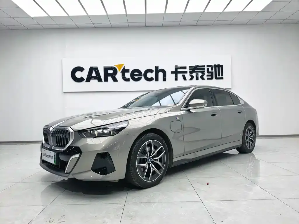 BMW i5