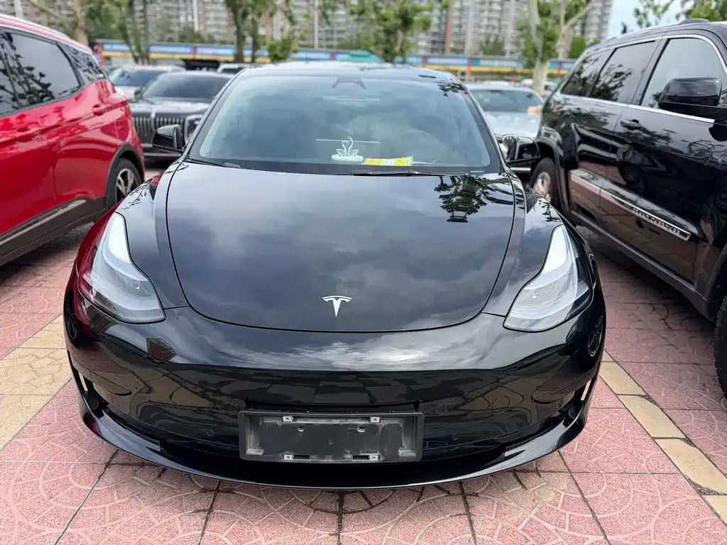 Tesla Model 3 — фото 10