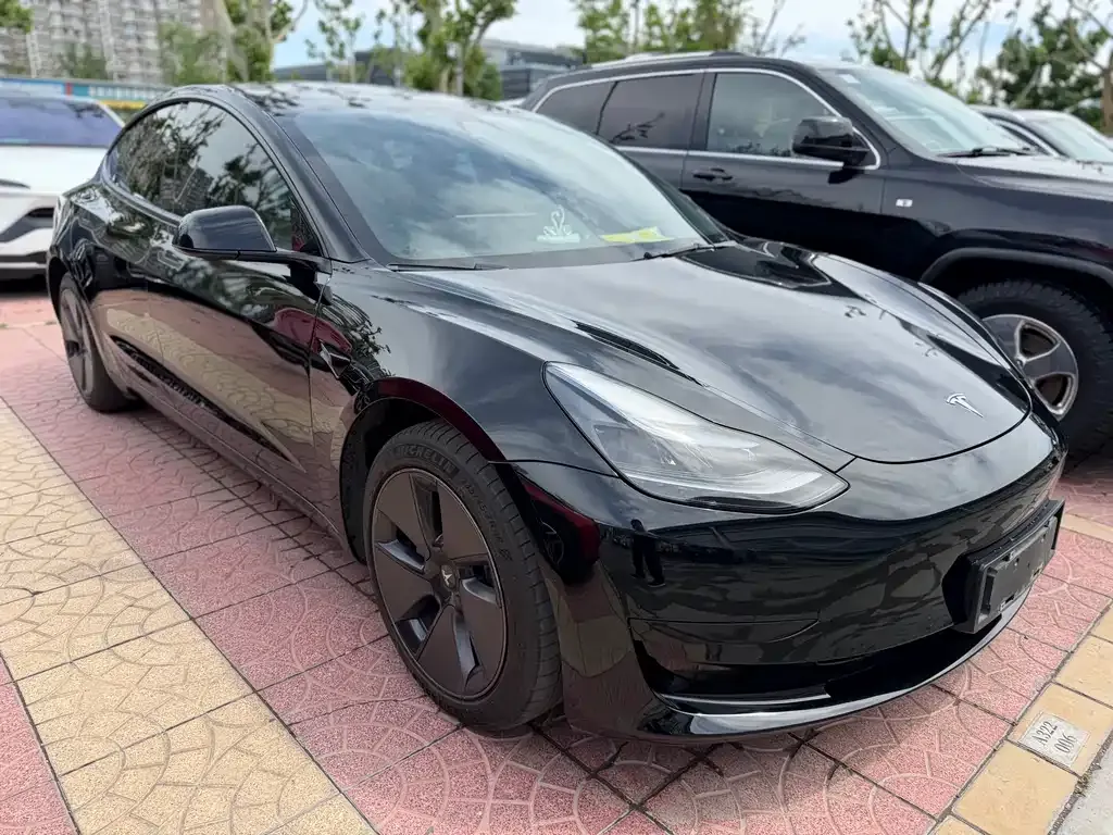 Tesla Model 3 — фото 8