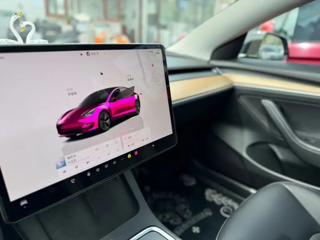 Tesla Model 3 — фото 2