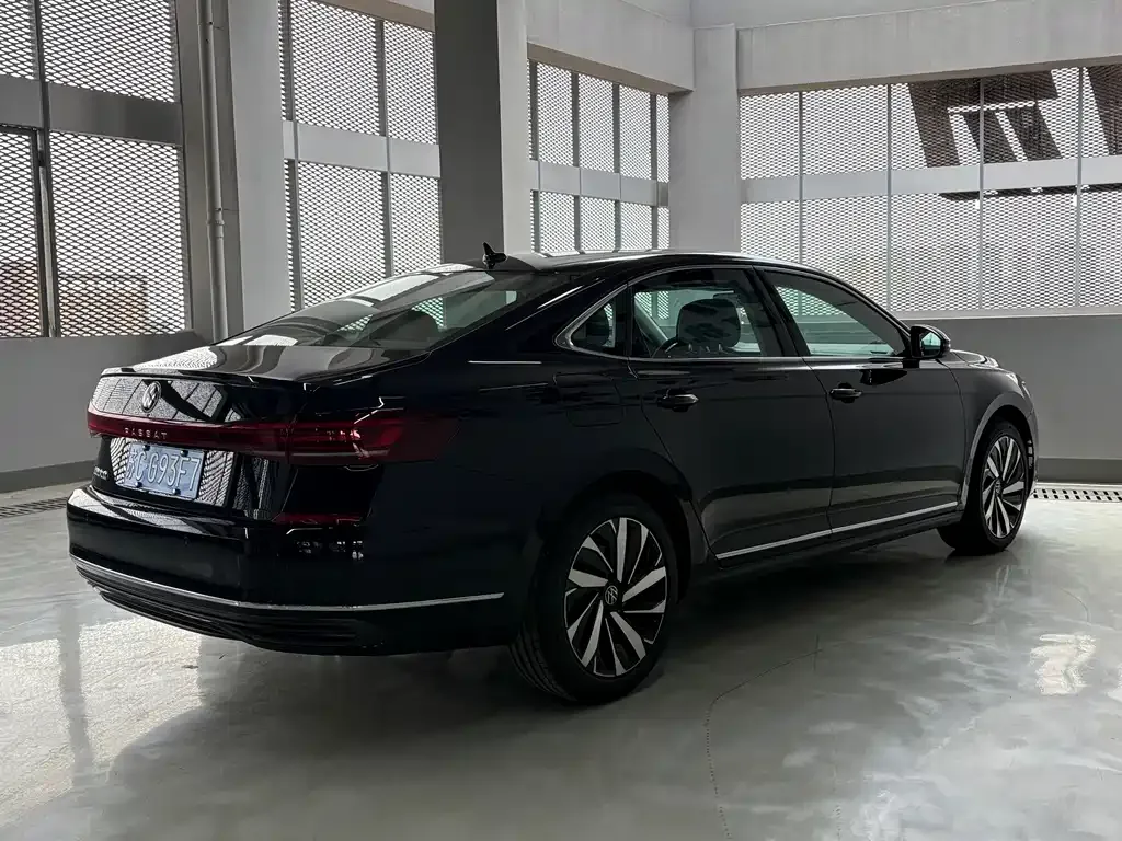 Volkswagen Passat — фото 2