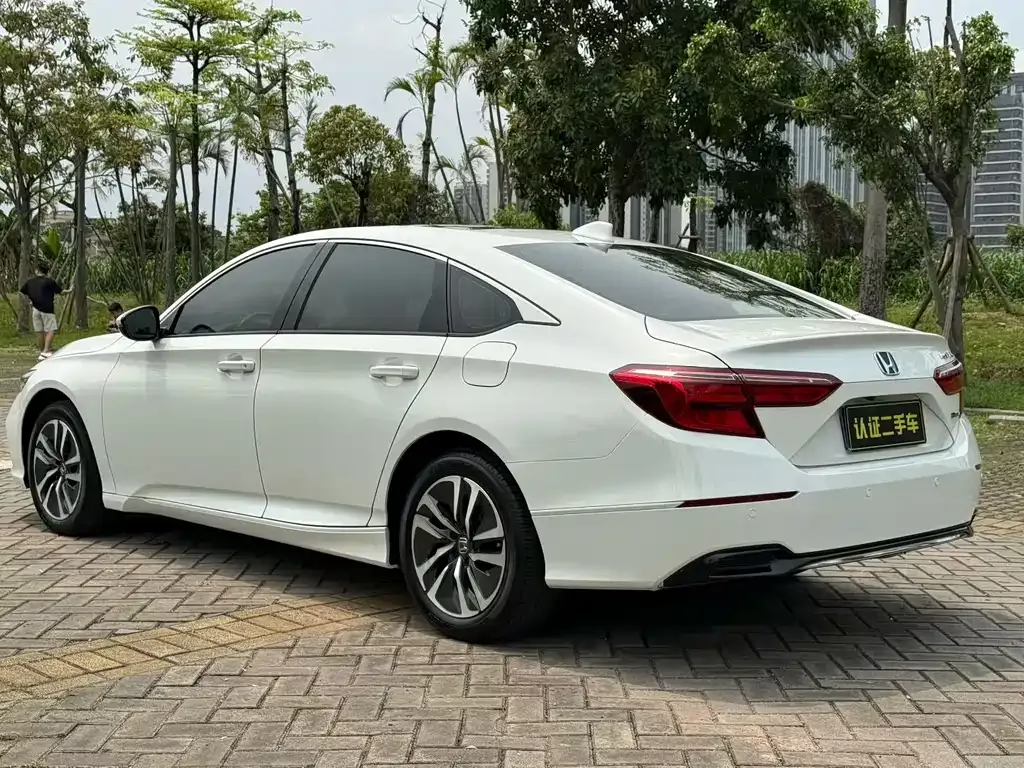 Honda Inspire — фото 7