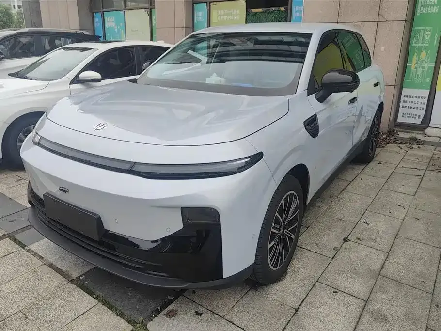 Leapmotor B10