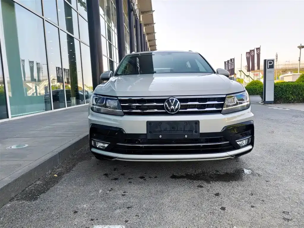 Volkswagen Tiguan L — фото 5