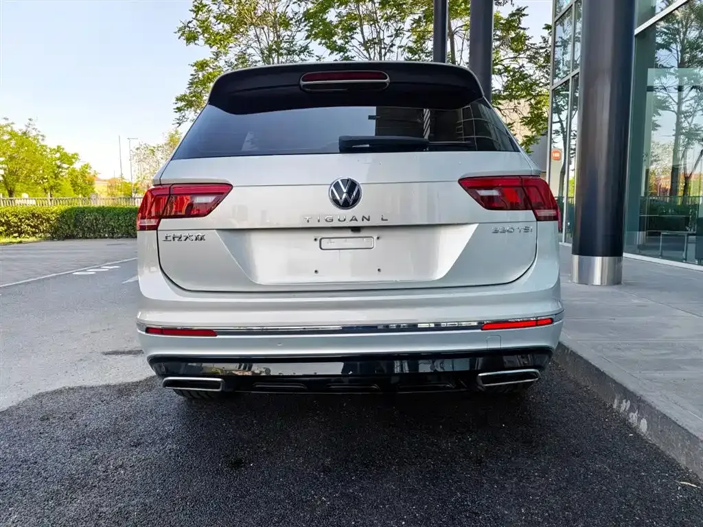 Volkswagen Tiguan L — фото 9
