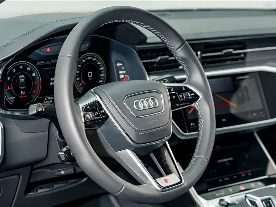 Audi A6L — фото 4