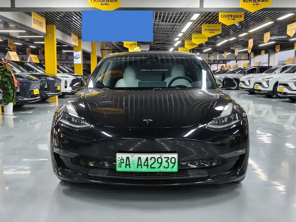 Tesla Model 3 — фото 10