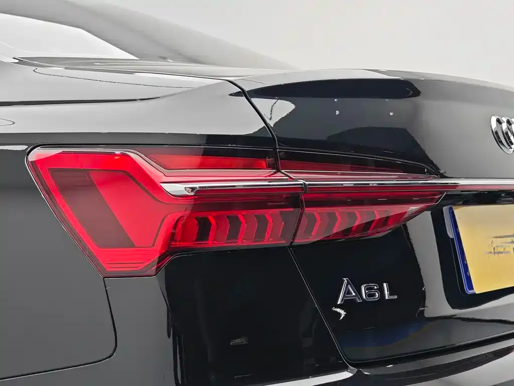 Audi A6L — фото 8