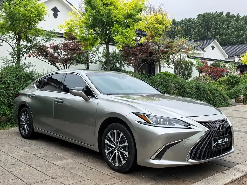 Lexus ES — фото 7