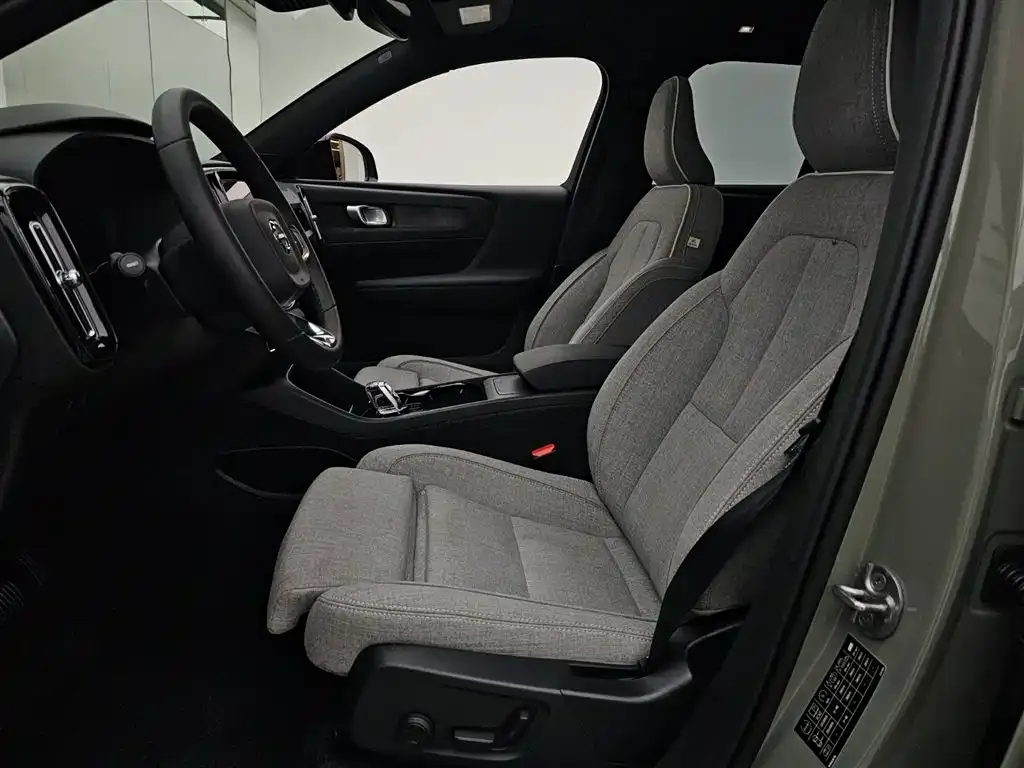 Volvo XC40 NEV 2023 из CN, фото 5
