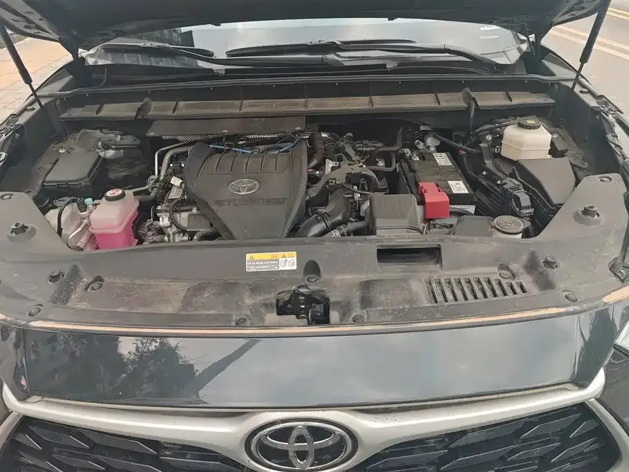 Toyota Highlander — фото 10