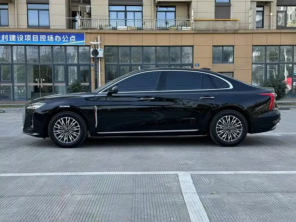 Hongqi H5 — фото 8