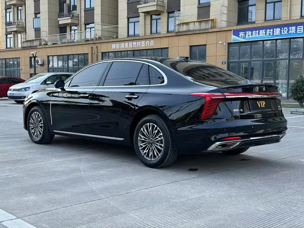Hongqi H5 — фото 10