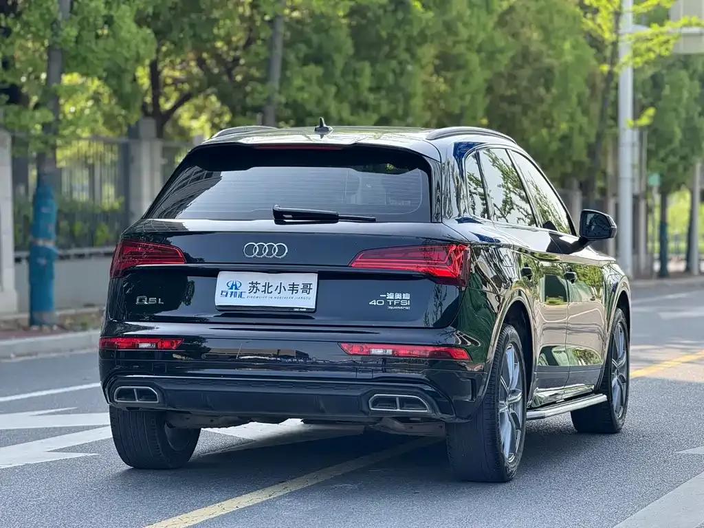 Audi Q5L — фото 8
