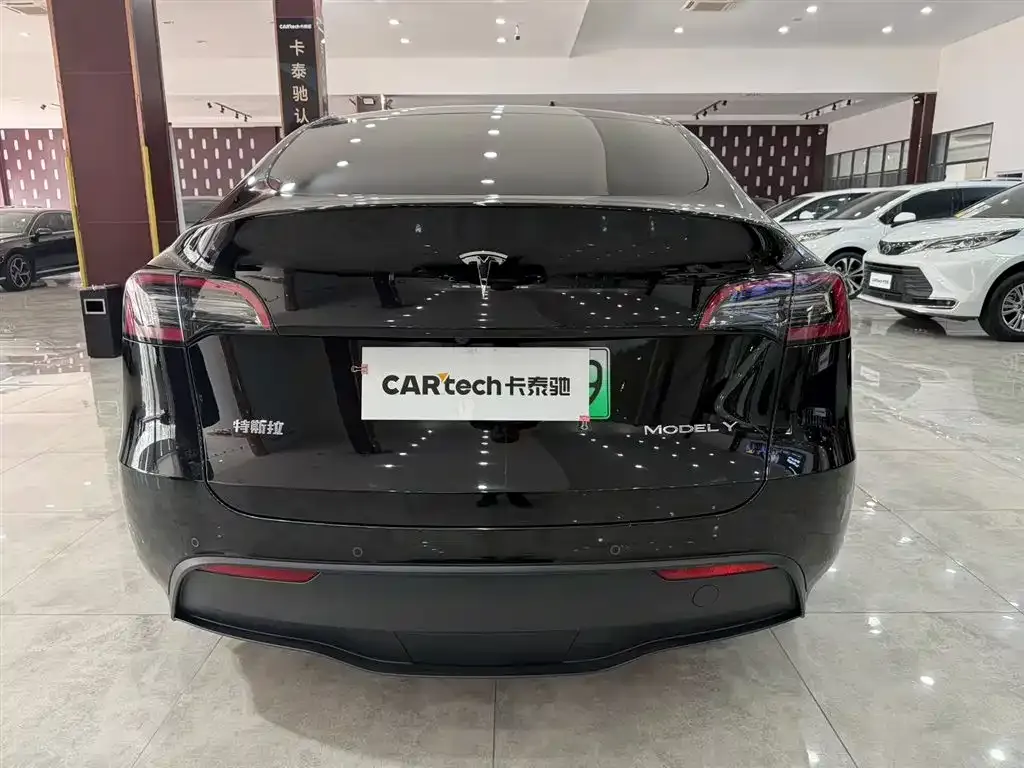 Tesla Model Y — фото 4