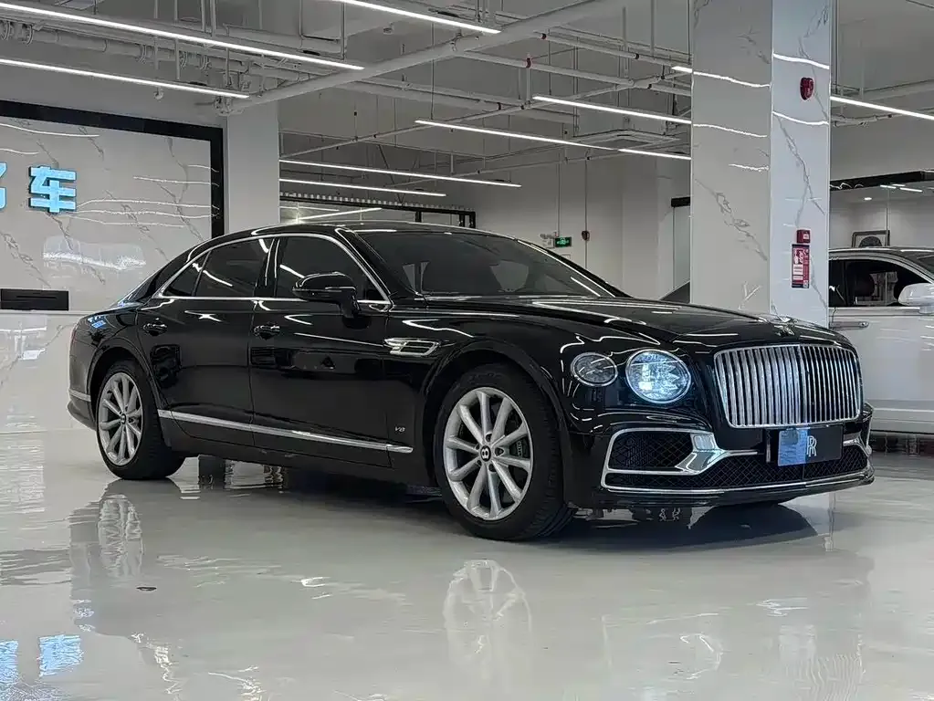 Bentley Flying Spur — фото 4