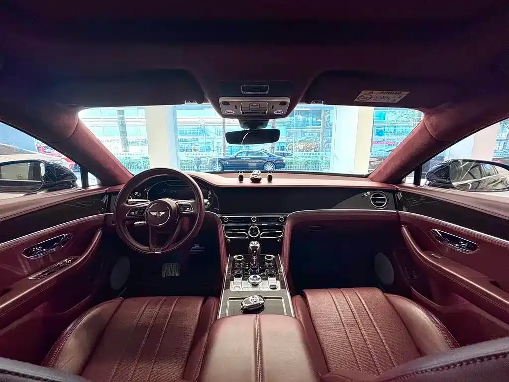 Bentley Flying Spur — фото 2