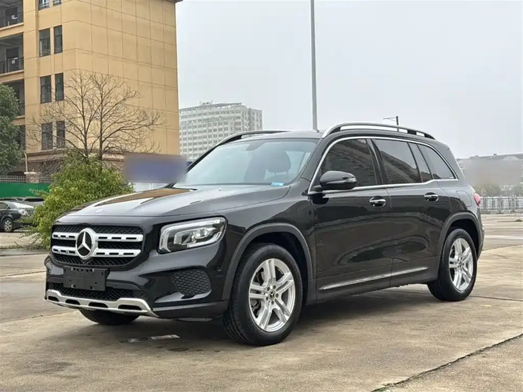 Mercedes-Benz GLB — фото 1