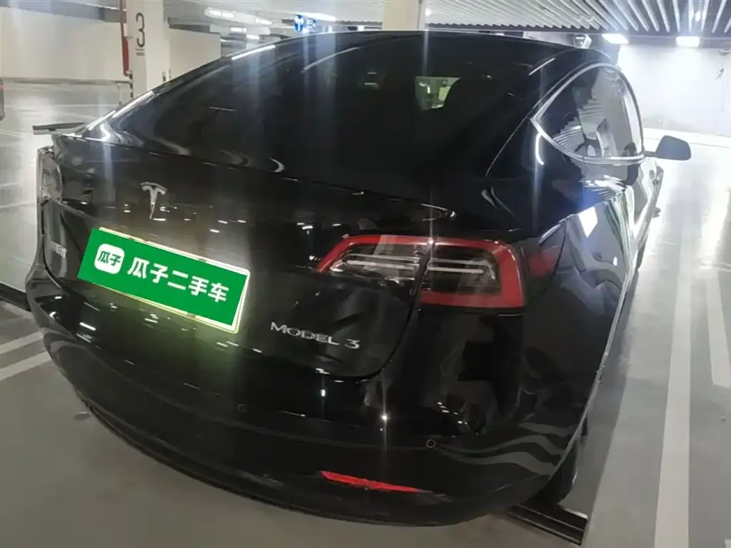 Tesla Model 3 — фото 10