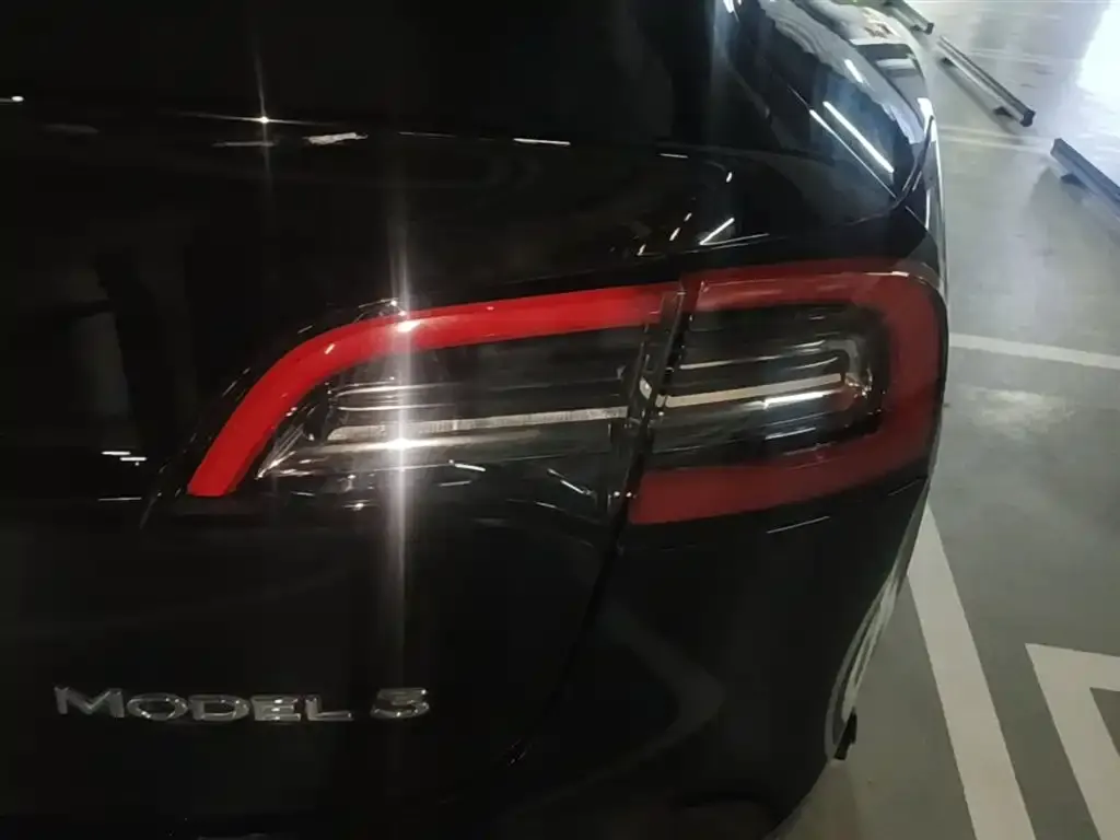 Tesla Model 3 — фото 2