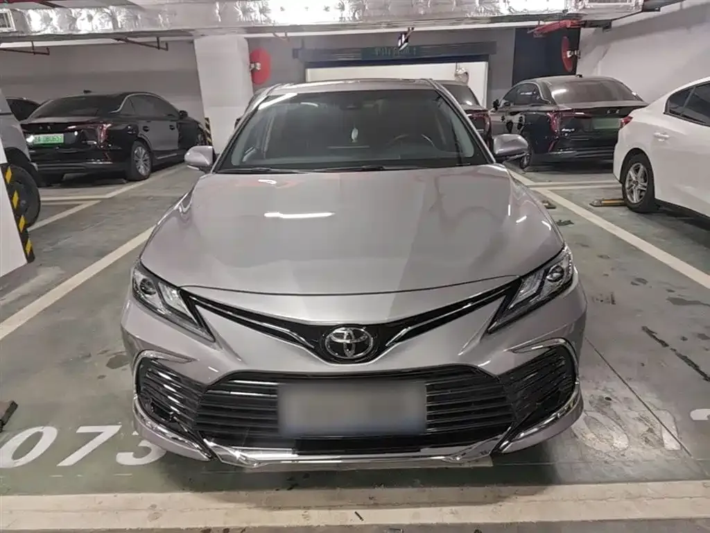 Toyota Camry — фото 3