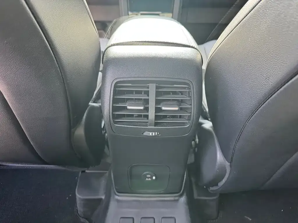 Ford Escape 2024 из CN, фото 2
