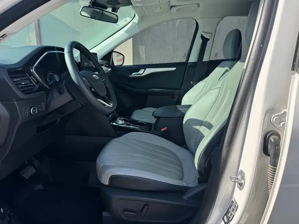 Ford Escape 2024 из CN, фото 3