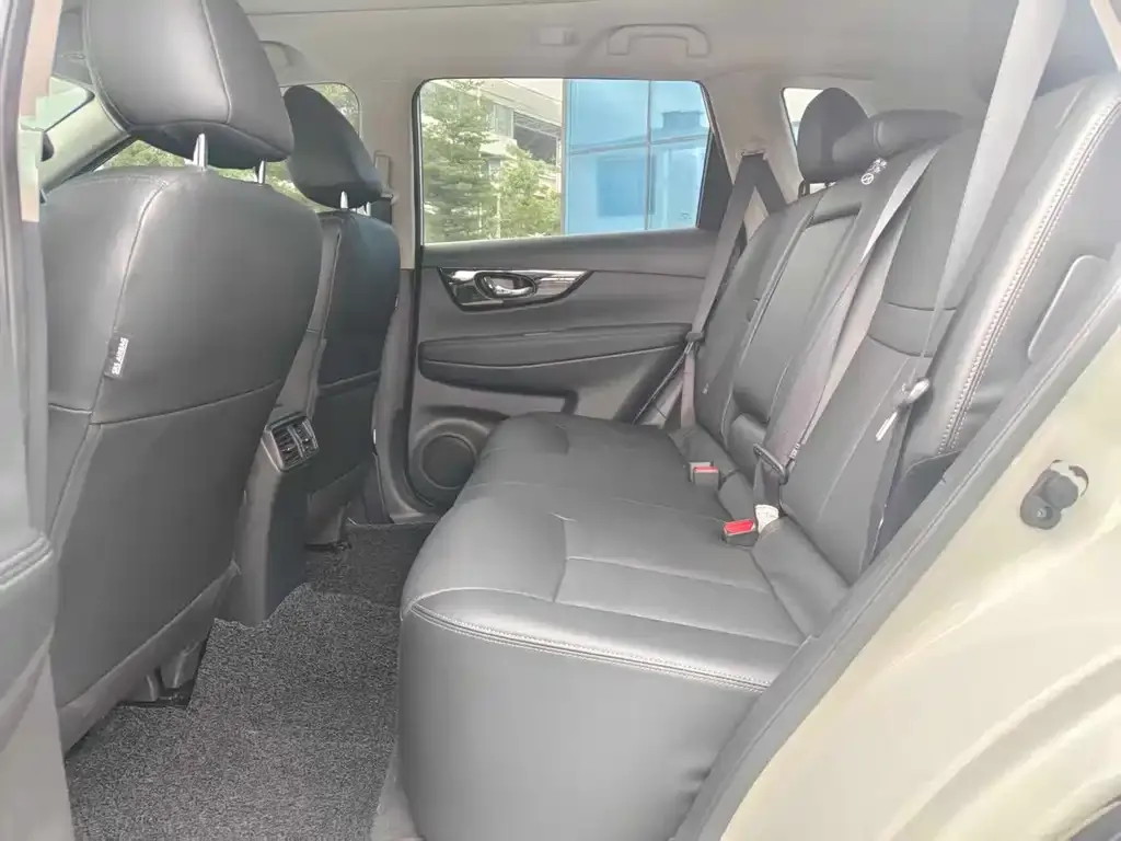 Nissan X-Trail 2024 из CN, фото 2