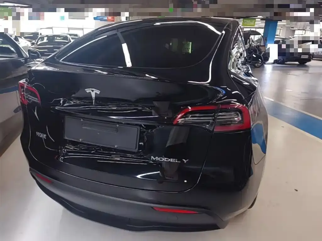 Tesla Model Y — фото 5