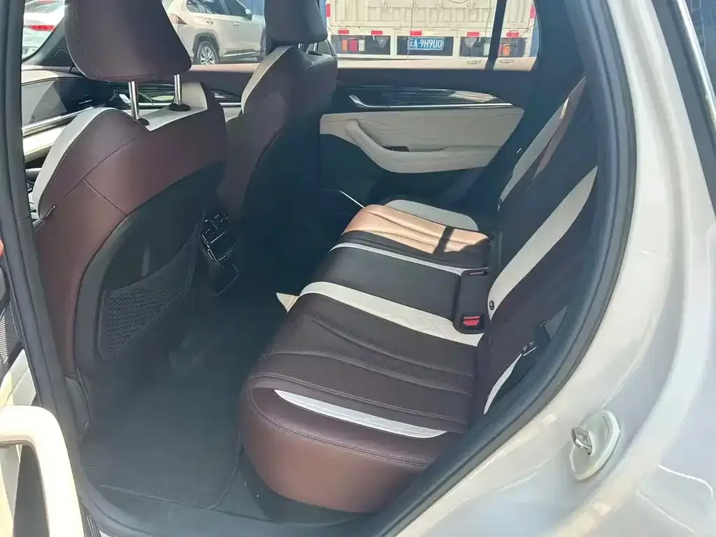 Geely Xingyue L 2023 из CN, фото 4