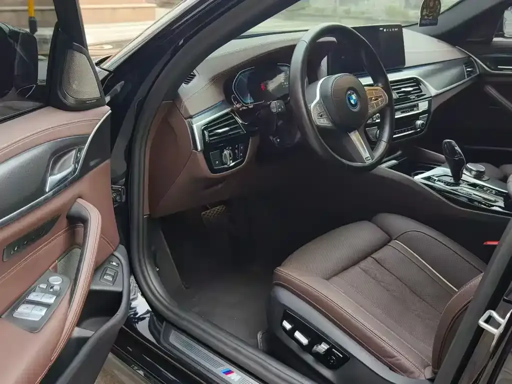 BMW 5 Series New Energy — фото 3