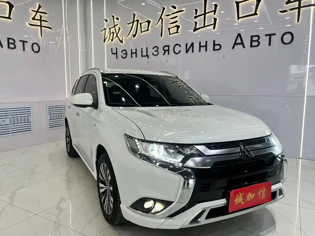 Mitsubishi Outlander 2022 из CN, фото 9