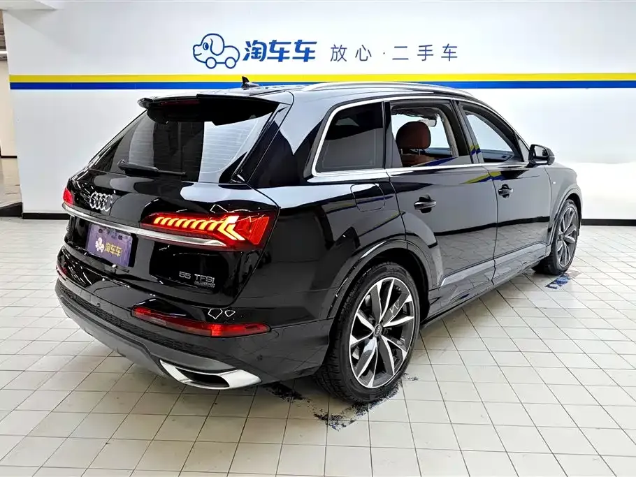 Audi Q7 — фото 7