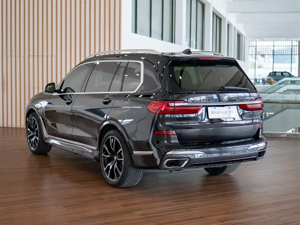 BMW X7 — фото 6