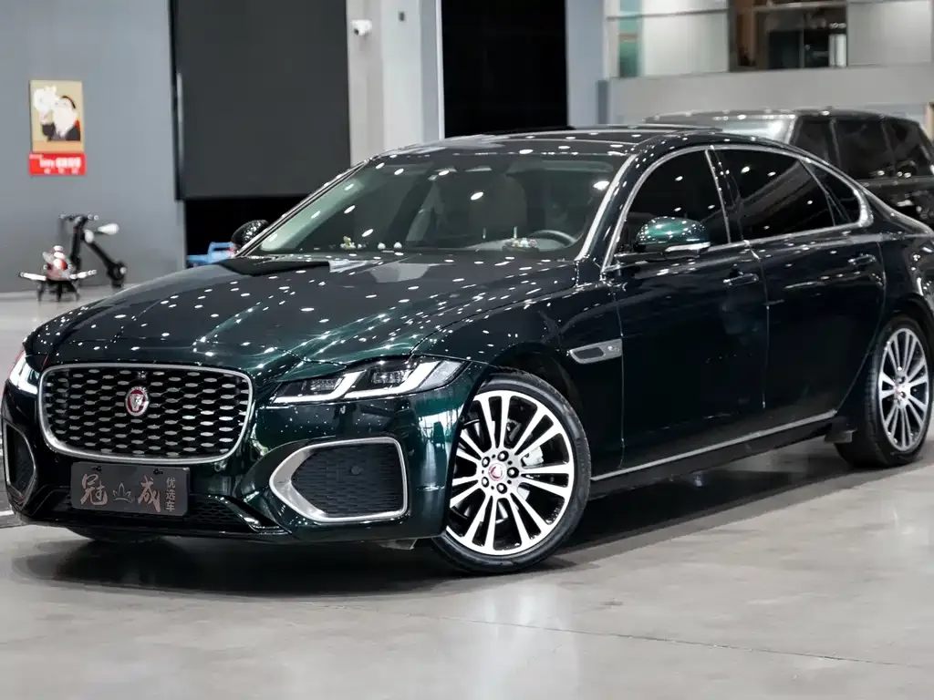 Jaguar XFL — фото 1