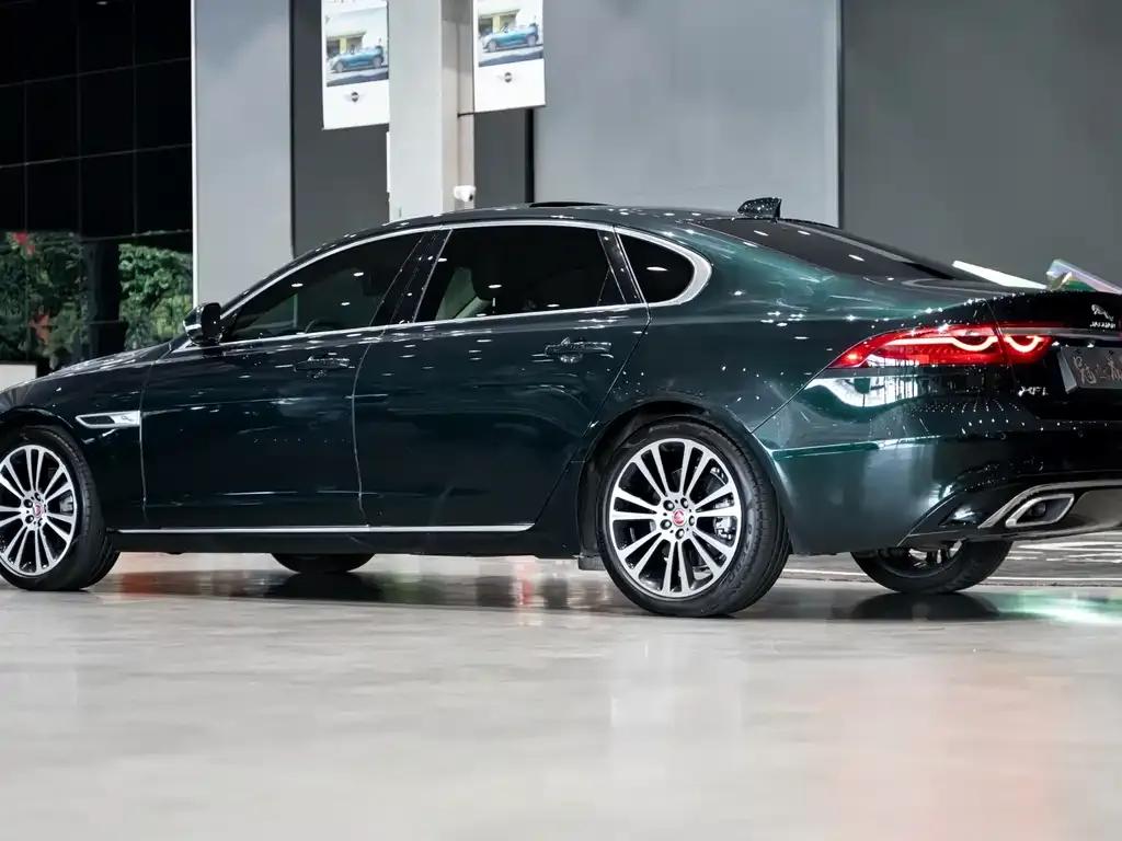 Jaguar XFL — фото 10