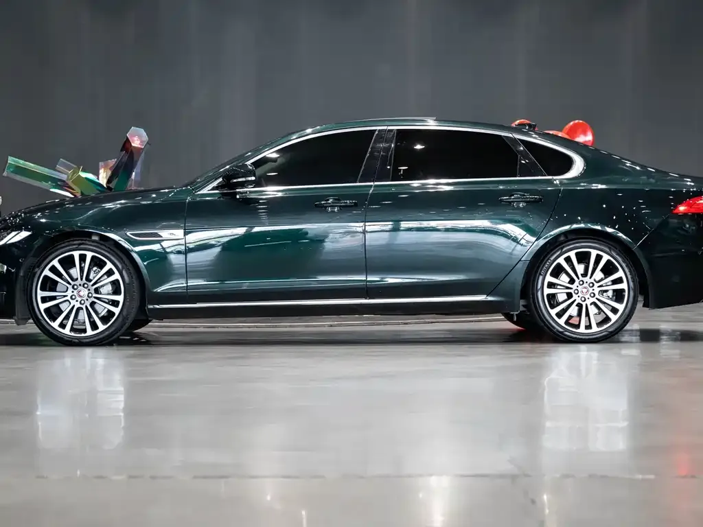 Jaguar XFL — фото 3