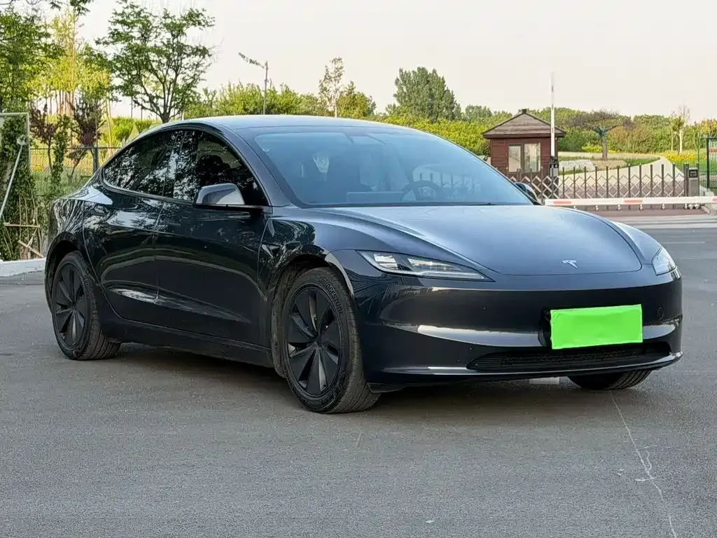 Tesla Model 3 — фото 10
