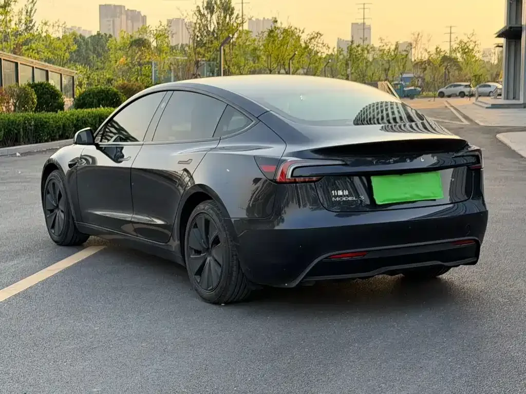 Tesla Model 3 — фото 5