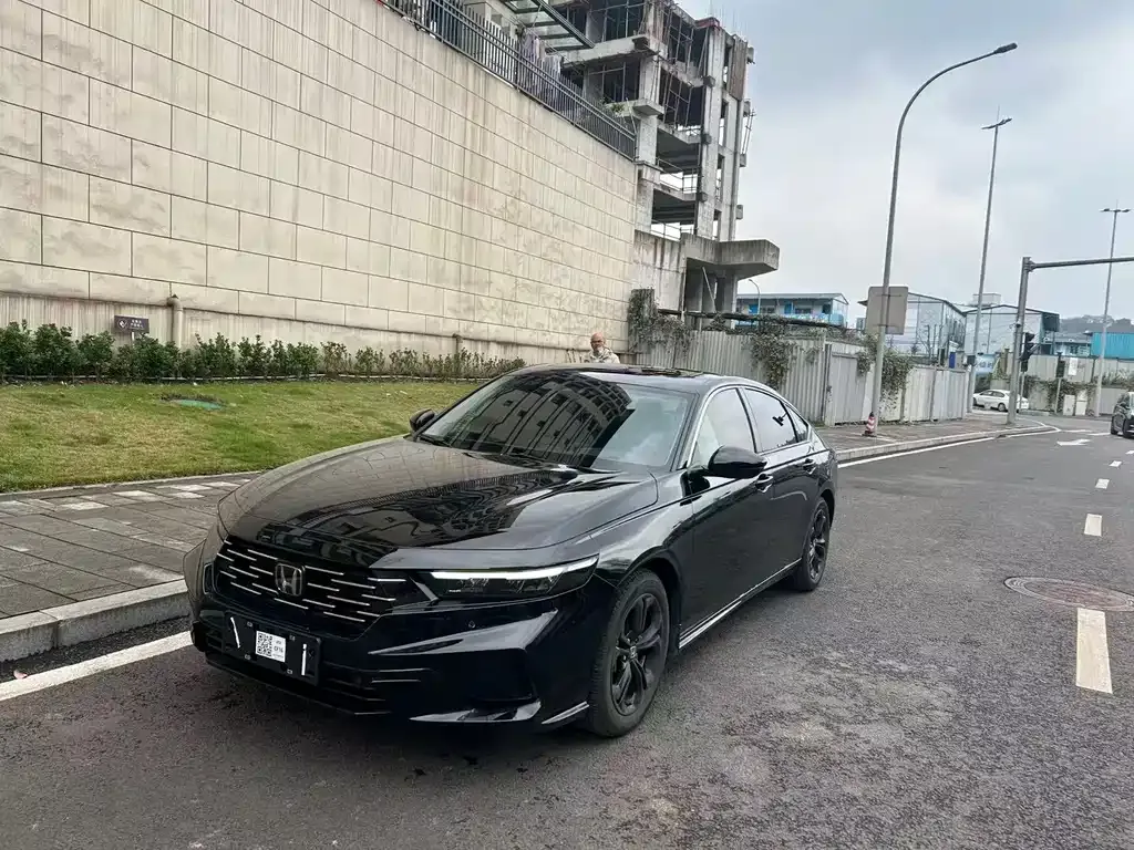 Honda Accord — фото 1