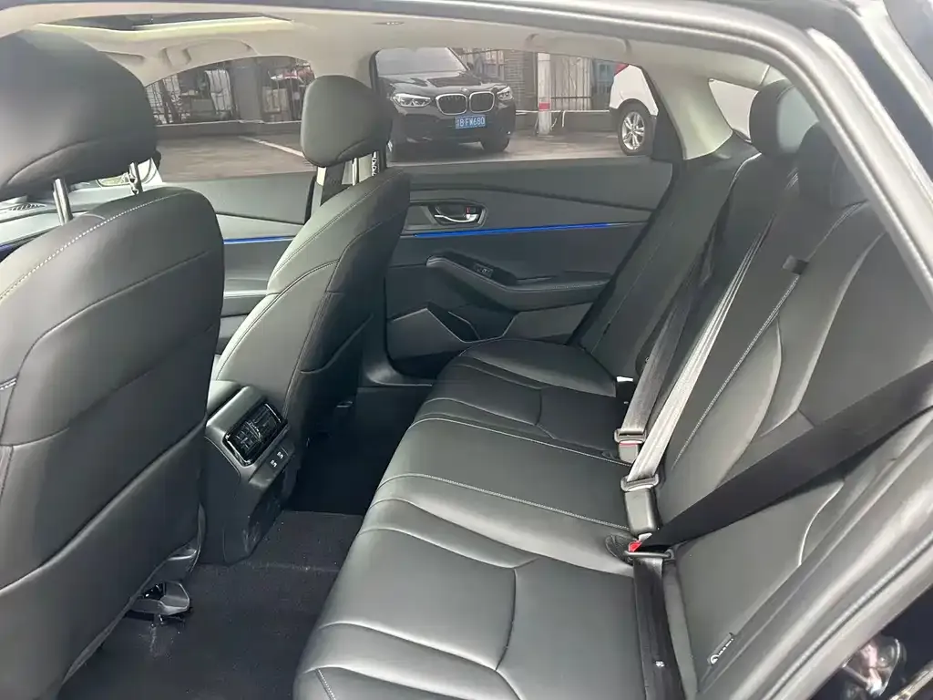 Honda Accord — фото 9