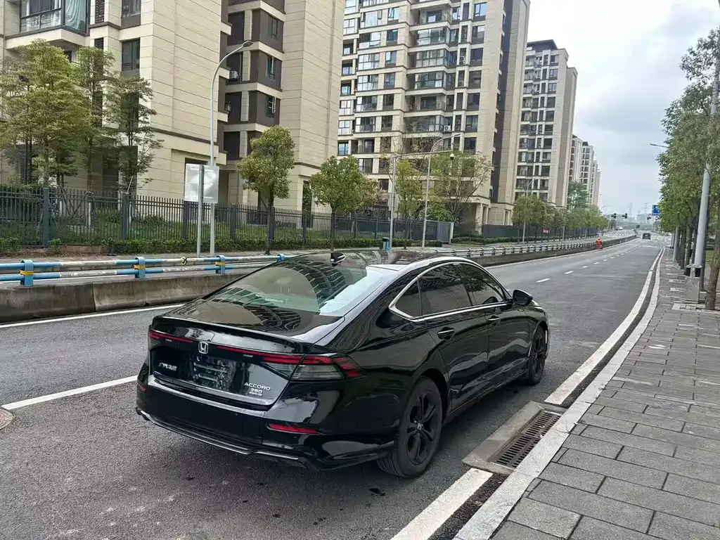 Honda Accord — фото 5