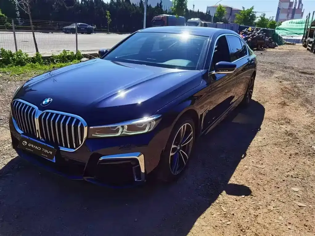 BMW 7 Series — фото 1