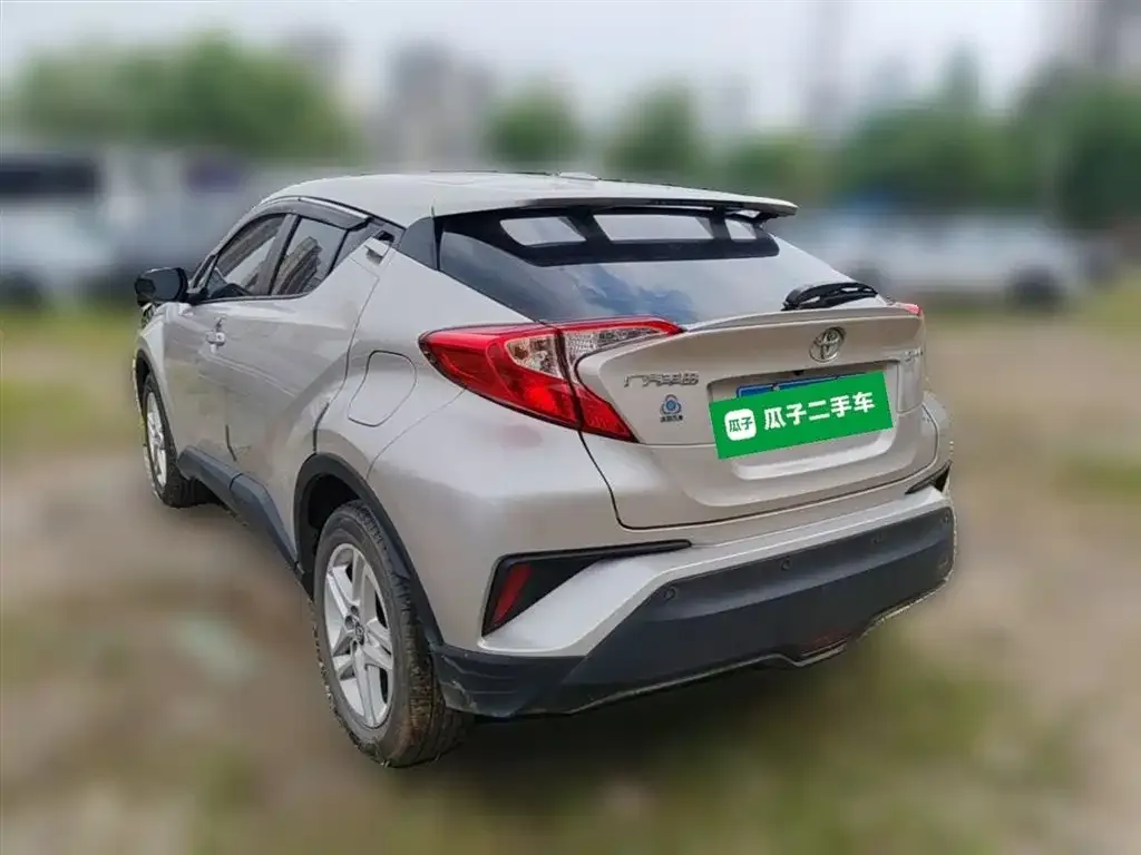 Toyota C-HR — фото 10