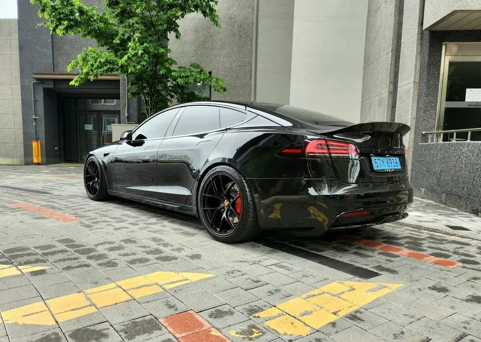 Tesla Model S 2023 из KR, фото 10