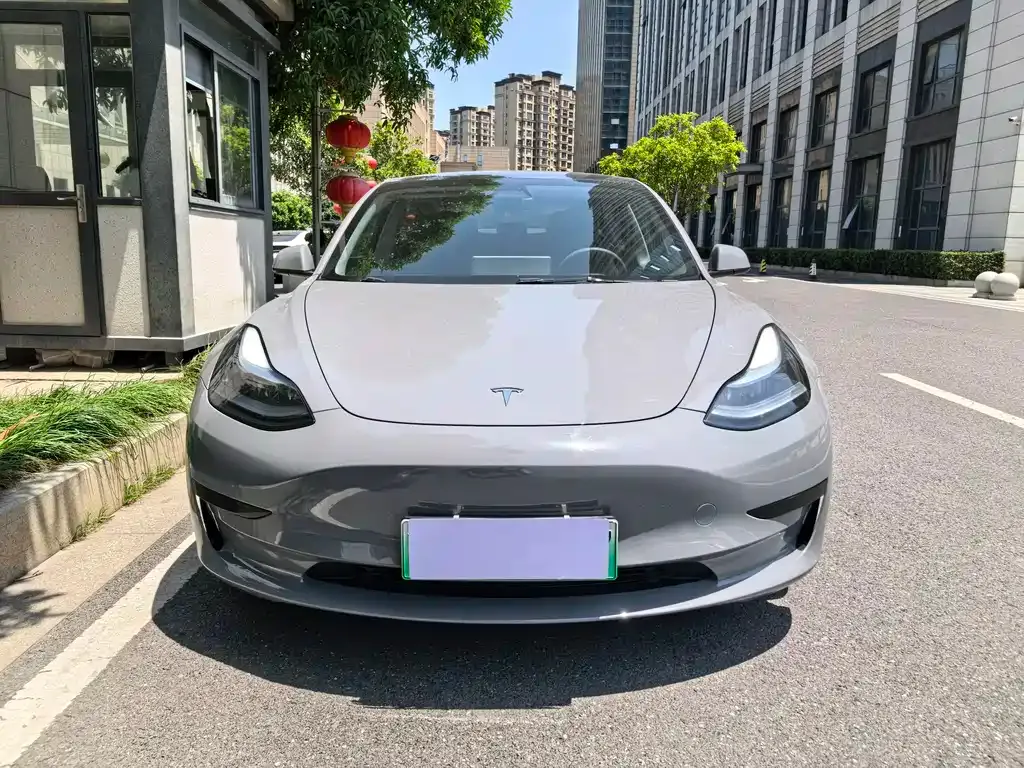 Tesla Model 3 — фото 4
