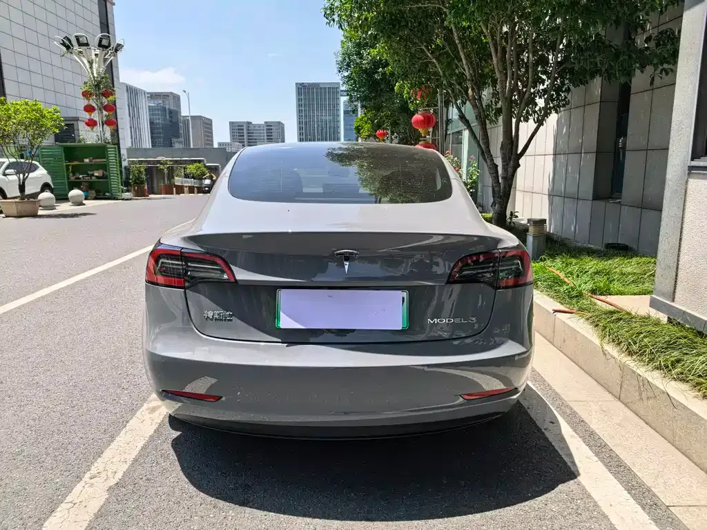 Tesla Model 3 — фото 6