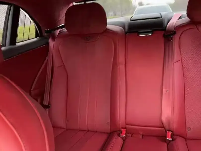 Bentley Flying Spur — фото 2