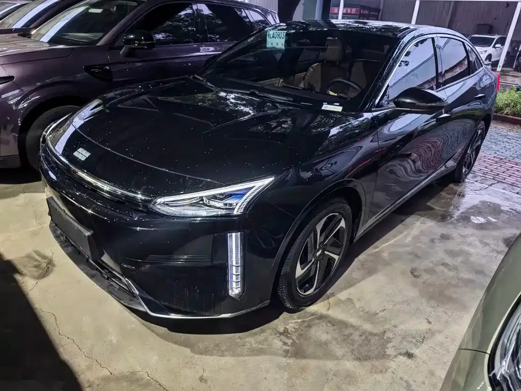 Geely Galaxy L6