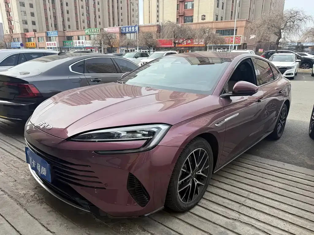 BYD Seal — фото 1